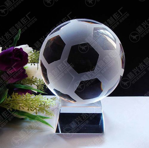 厂家直销水晶足球摆件高档礼物送男朋友最佳礼物定制刻字纪念礼品